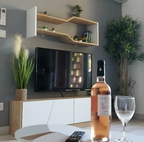T2 Confort - Calme - Proche Apartment *